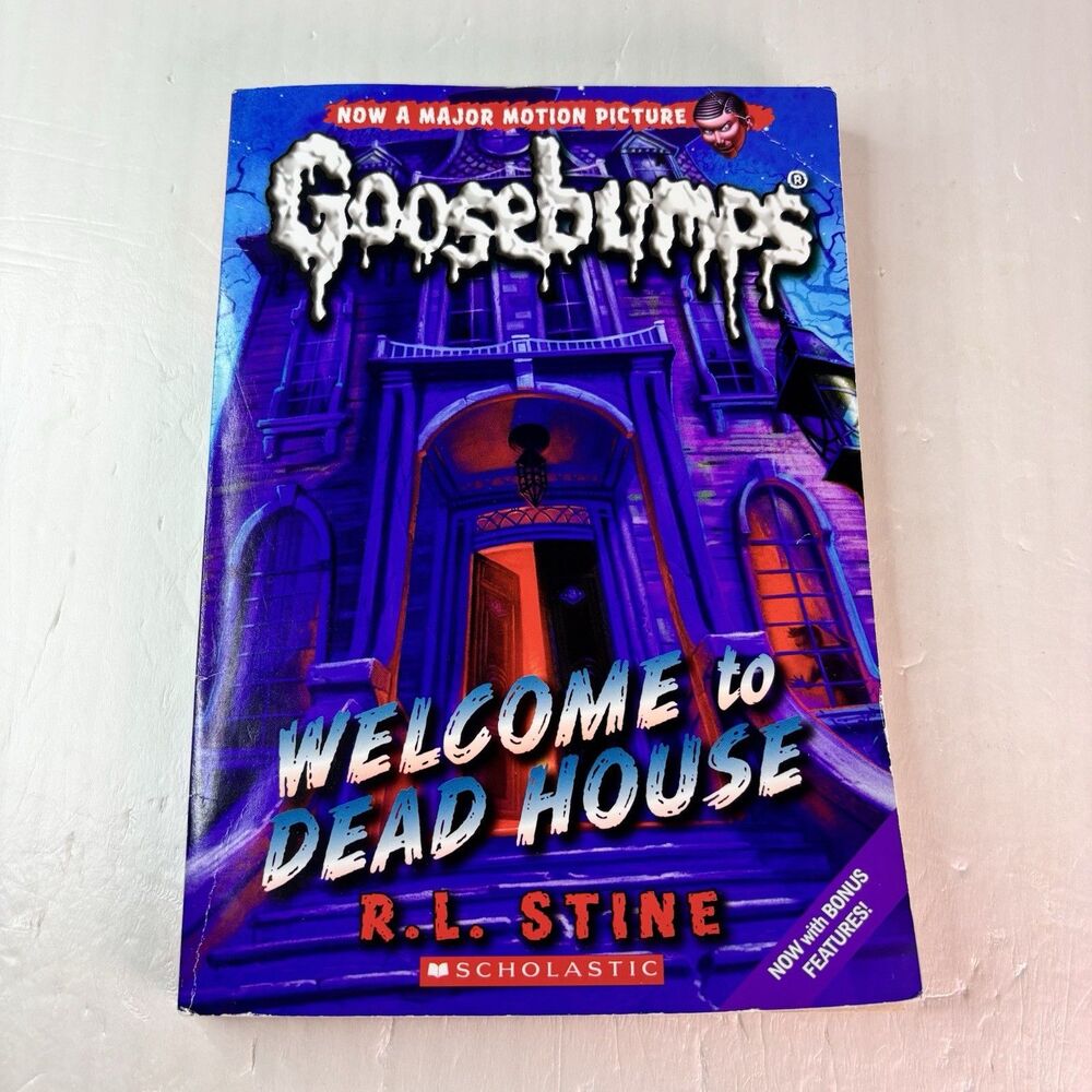 Goosebumps Book Welcome to Dead House #13 RL Stine Scholastic Books 2010